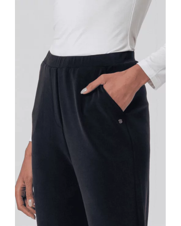 Pantalón Jogger Negro Surkana detalle Esenziahopping Zaragoza