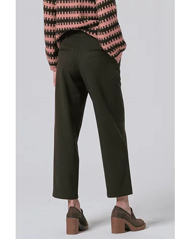 Pantalón Recto Sastre Kaki Oscuro Surkana espalda Esenziashopping Zaragoza