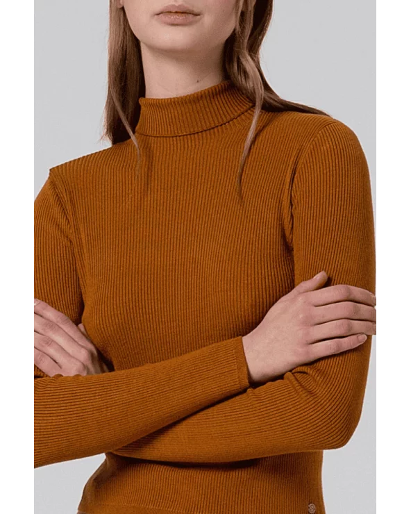 Jersey Cuello Alto Canalé Ocre Surkana detalle Esenziashopping Zaragoza