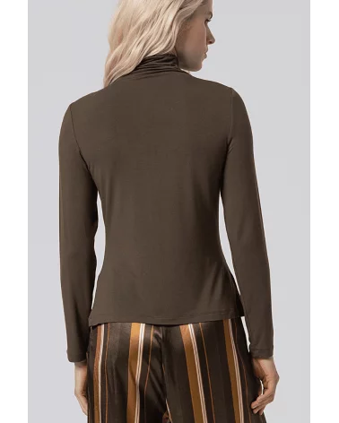 Camiseta Cuello Alto Kaki Oscuro Surkana espalda Esenziashopping Zaragoza