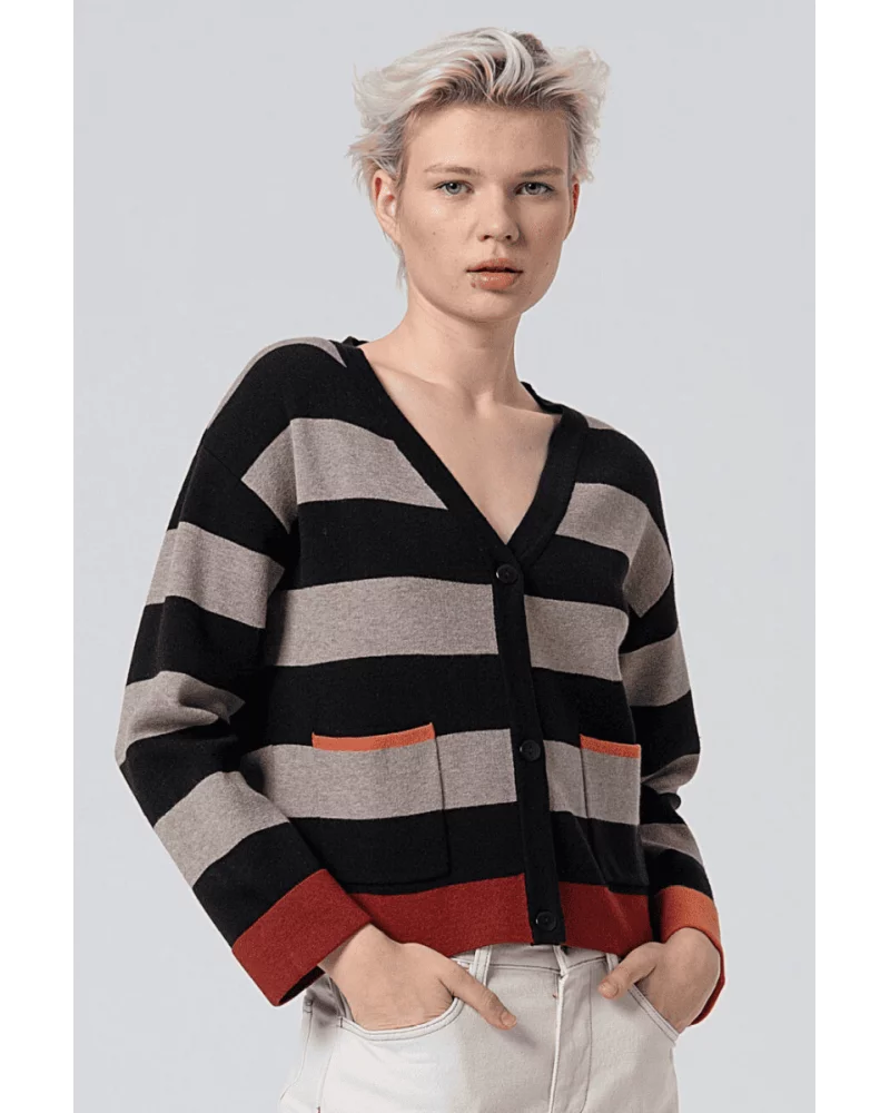 Chaqueta Rayas Contraste Negra Surkana Esenziashopping Zaragoza