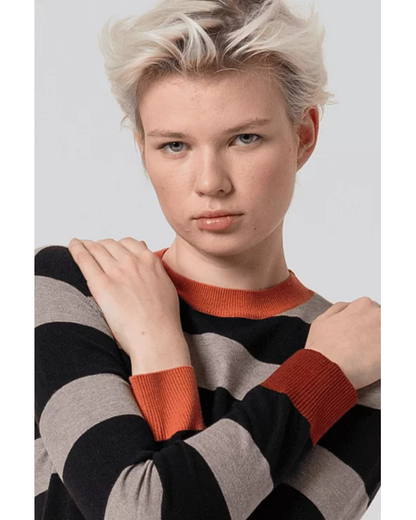 Jersey Rayas Contraste Negro Surkana detalle Esenziashopping Zaragoza