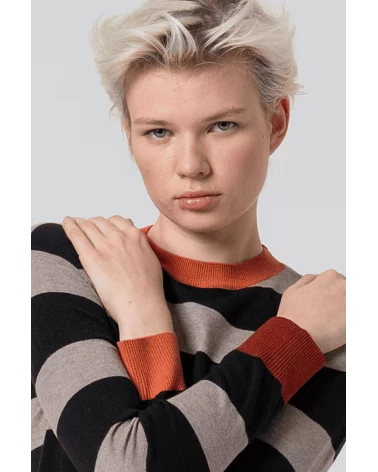 Jersey Rayas Contraste Negro Surkana detalle Esenziashopping Zaragoza