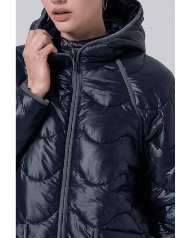 Abrigo Acolchado Azul Surkana detalle Esenziashopping Zaragoza