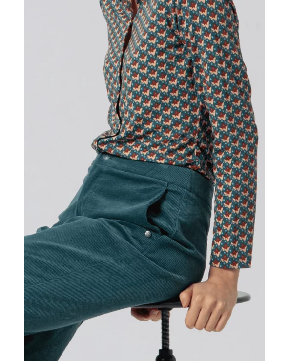 Pantalón Recto Pana Azul Acero Surkana detalle Esenziashopping Zaragoza