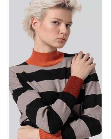 Jersey Cuello Alto Rayas Contraste Negro Surkana detalle Esenaziashopping Zaragoza