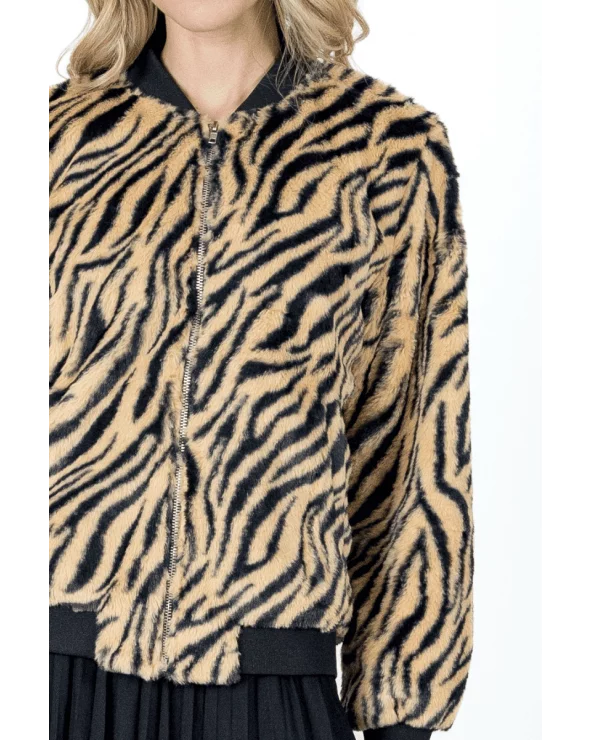 Chaqueta Wangmu Lylu Wear detalle Esenziashopping Zaragoza