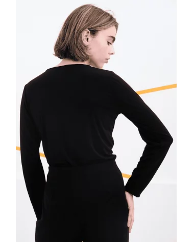 Camiseta Lanthimos Negra Béhulah espalda Esenziashopping Zaragoza