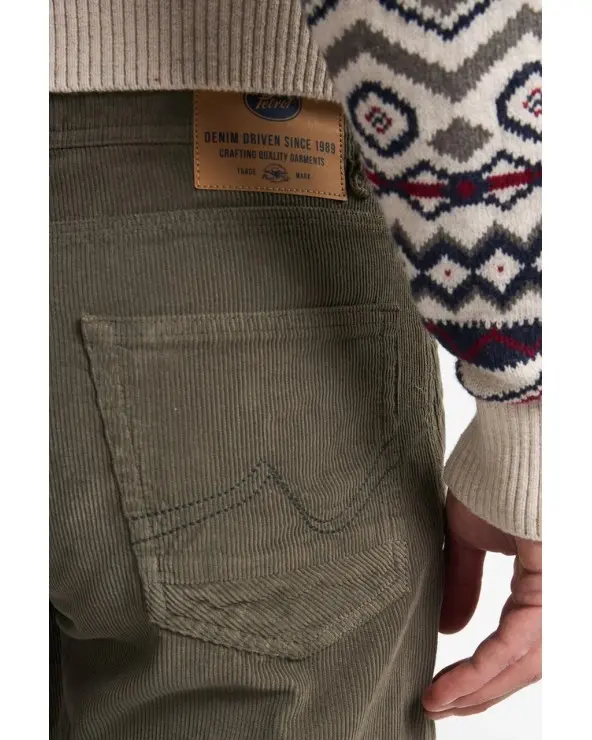 Pantalón Pana Verde Musgo Petrol Industries detalle Esenziashopping Zaragoza