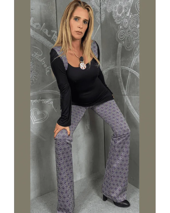 Top Negro Detalle Geométrico Lola Pedrola total look Esenziashopping Zaragoza