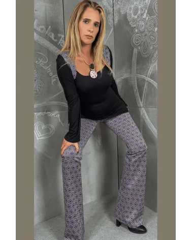 Top Negro Detalle Geométrico Lola Pedrola total look Esenziashopping Zaragoza