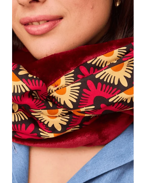 Cuello Triángulo Rojo Smile detalle Esenziashopping Zaragoza
