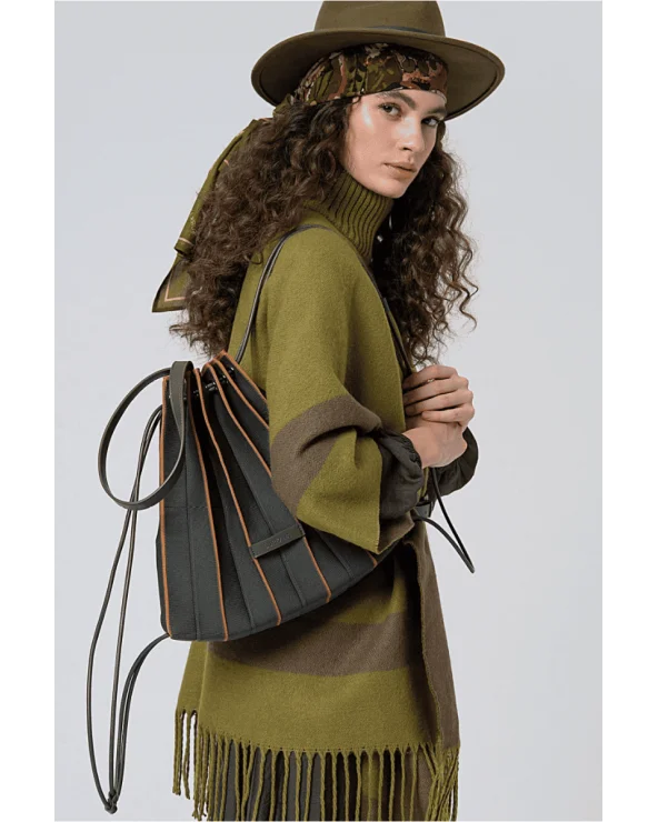 Bolso Mochila Punto Plisado Verde Surkana Esenziashopping Zaragoza