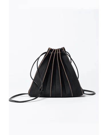 Bolso Mochila Punto Plisado Negro espalda Surkana Esenziashopping Zaragoza