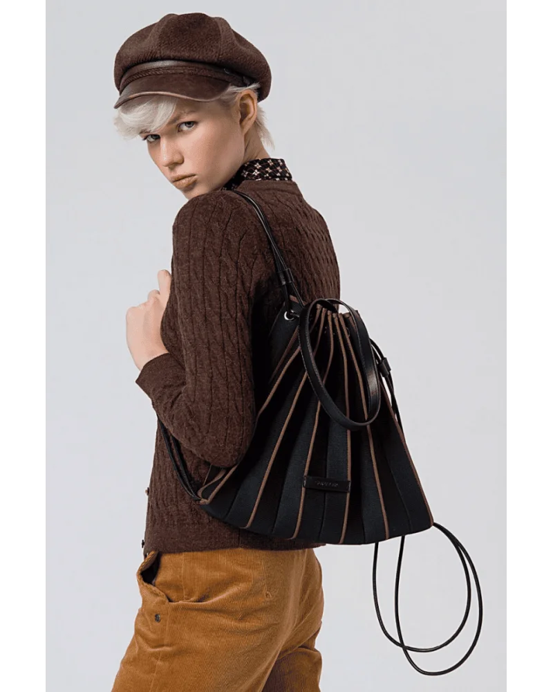Bolso Mochila Punto Plisado Negro Surkana Esenziashopping Zaragoza