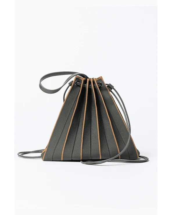 Bolso Mochila Punto Plisado Verde espalda Surkana Esenziashopping Zaragoza