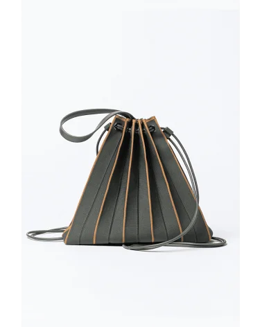 Bolso Mochila Punto Plisado Verde espalda Surkana Esenziashopping Zaragoza