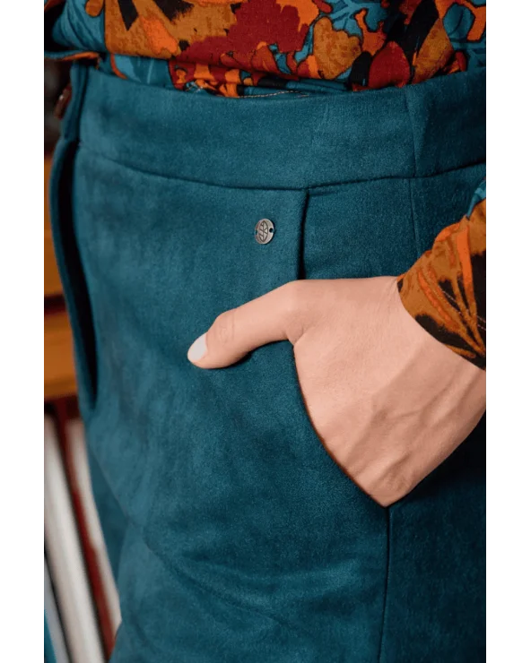 Pantalón Terciopelo Verde Botella Surkana detalle Esenziashopping Zaragoza