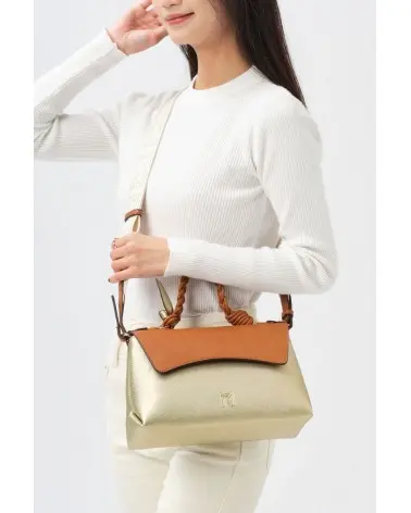 Bolso Treccia Gold Camel Mishay probado asa bandolera Esenziashopping Zaragoza