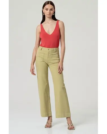 Pantalón Flared Bolsillos Cargo Oliva Claro Surkana total look Esenziashopping Zaragoza