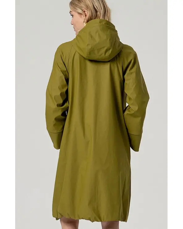 Chaqueta Impermeable Verde Oliva Surkana espalda Esenziashopping Zaragoza