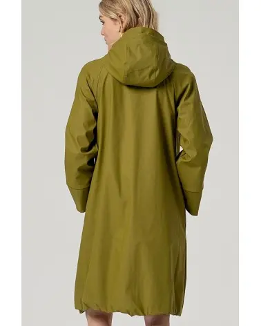 Chaqueta Impermeable Verde Oliva Surkana espalda Esenziashopping Zaragoza